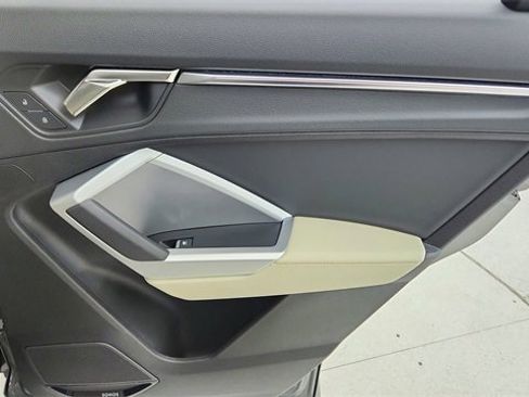 Used 2024 Audi Q3 2.0T Premium Plus image 27