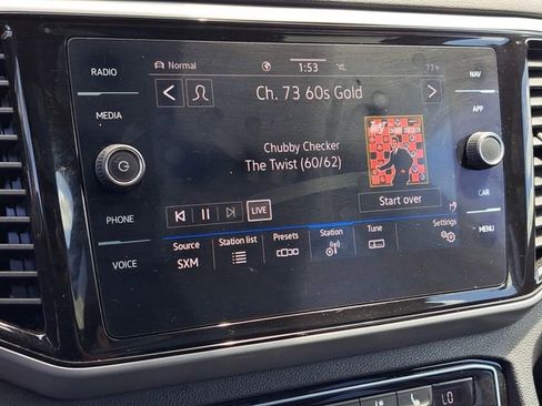 Used 2021 Volkswagen Atlas Cross Sport SEL Premium image 13