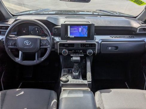 Used 2025 Toyota Tacoma SR5 AWD/4WD image 15