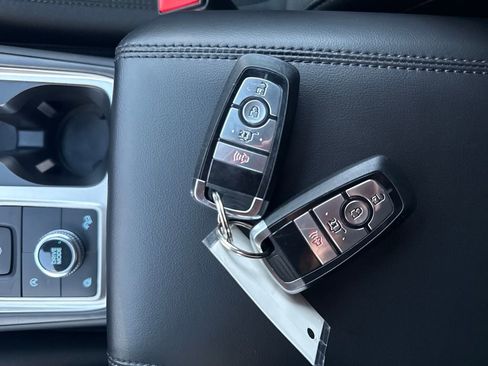 Used 2023 Ford Explorer XLT image 41