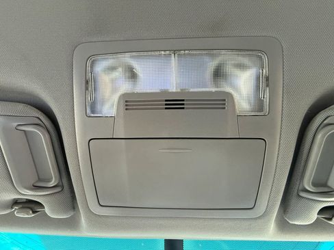 Used 2017 Toyota Camry SE FWD image 37