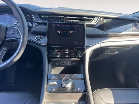 Used 2023 Jeep Grand Cherokee 4WD 4xe image 11