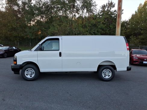 New 2025 Chevrolet Express 2500 Work Van w/ Driver Convenience Package image 6