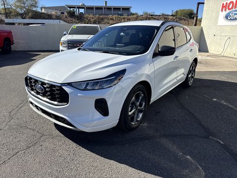 Certified 2023 Ford Escape ST-Line w/ Equipment Group 301A image 3