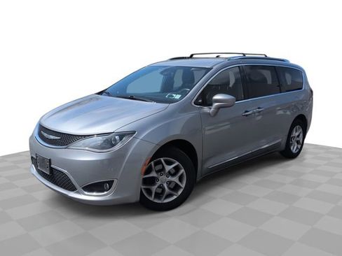Used 2020 Chrysler Pacifica Touring-L image 1