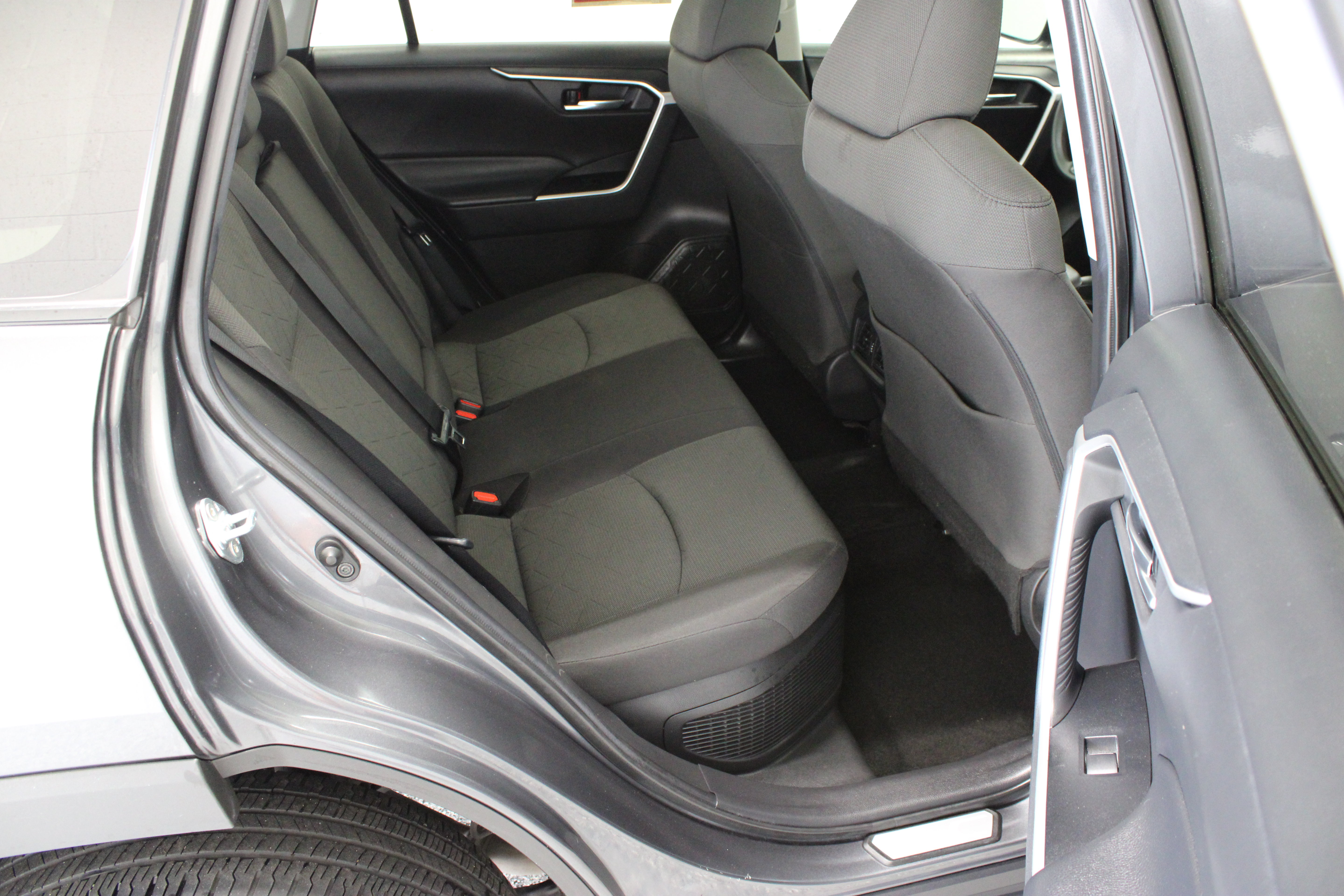 Certified 2021 Toyota RAV4 XLE w/ Convenience Package AWD/4WD image 35