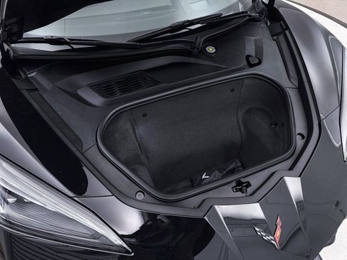 Used 2023 Chevrolet Corvette Stingray w/ Z51 Performance Package image 22