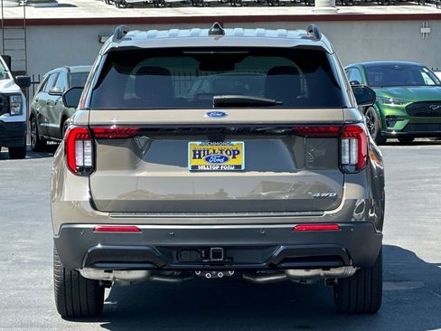 New 2026 Ford Explorer ST-Line w/ ST-Line Street Pack AWD/4WD image 5