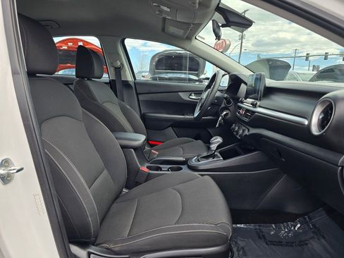 Used 2020 Kia Forte LXS FWD image 10