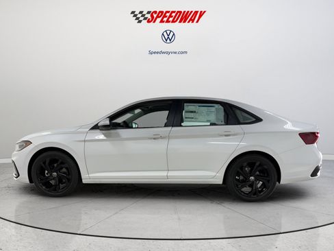 New 2026 Volkswagen Jetta SE image 4