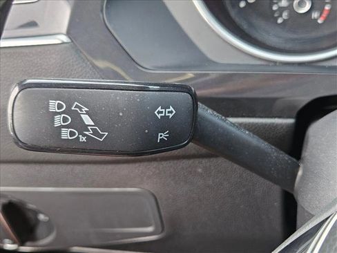 Used 2019 Volkswagen Tiguan SE image 14