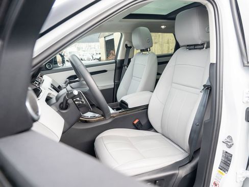 Certified 2025 Land Rover Range Rover Evoque S image 20