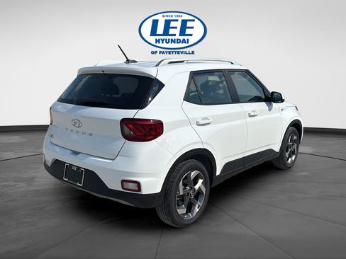 New 2026 Hyundai Venue SEL FWD image 4