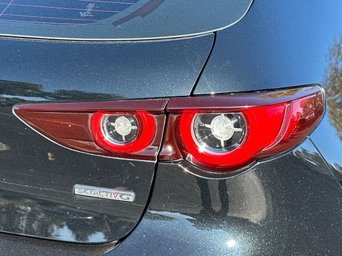 Used 2025 MAZDA MAZDA3 2.5 S Hatchback w/ Premium Pkg image 48