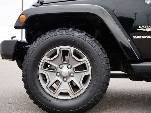 Used 2012 Jeep Wrangler Sahara w/ Dual Top Group image 10