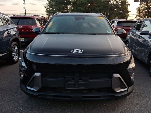 Used 2024 Hyundai Kona SEL AWD/4WD image 3