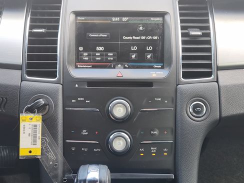 Used 2014 Ford Taurus SEL w/ Equipment Group 201A FWD image 18
