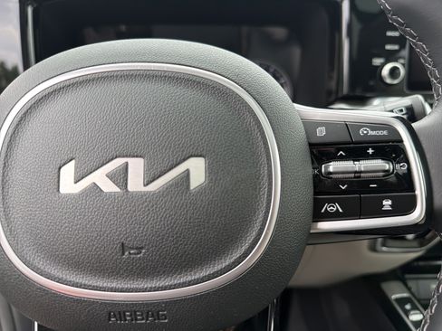 Used 2022 Kia Sorento SX AWD/4WD image 11