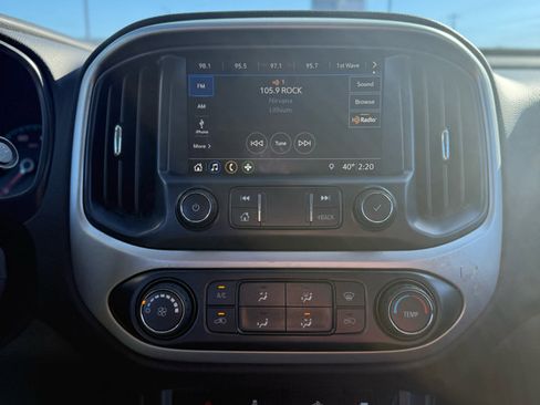 Used 2020 Chevrolet Colorado LT image 12