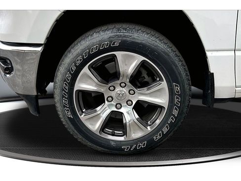 Used 2024 RAM 1500 Laramie AWD/4WD image 12