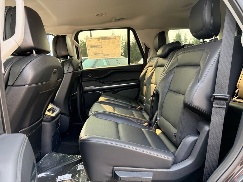 New 2027 Lincoln Navigator Premiere AWD/4WD image 11
