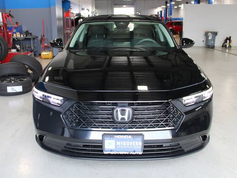 Used 2023 Honda Accord EX image 2