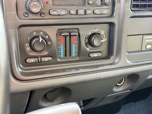 Used 2004 Chevrolet Silverado 1500 4x4 Regular Cab w/ Light Duty Power Package image 20