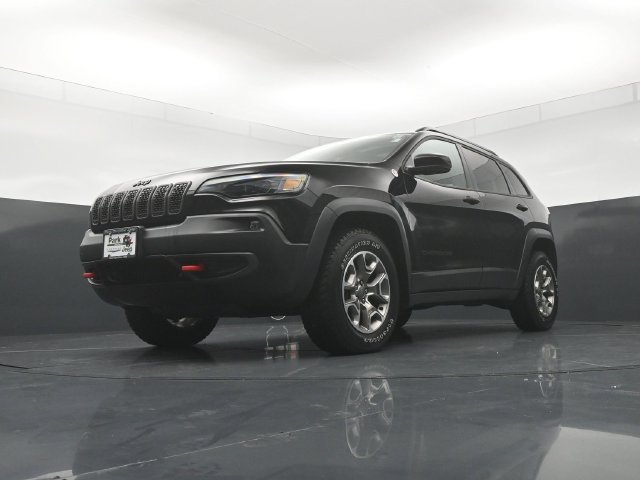 Used 2023 Jeep Cherokee Trailhawk w/ Sun & Sound Group AWD/4WD image 20