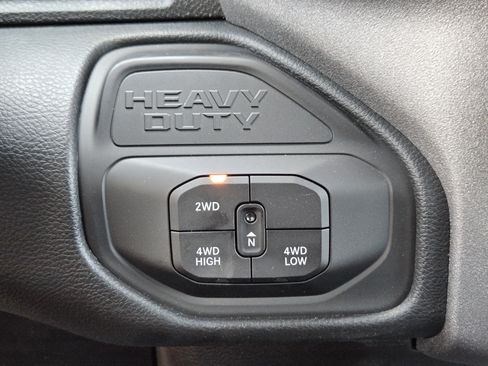 New 2026 RAM 2500 Tradesman w/ Chrome Appearance Group AWD/4WD image 17