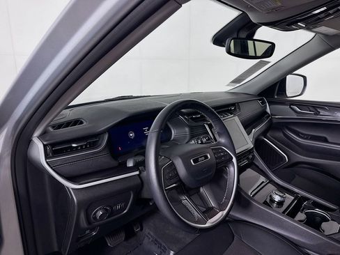Used 2022 Jeep Grand Cherokee L Laredo w/ Luxury Tech Group I AWD/4WD image 10