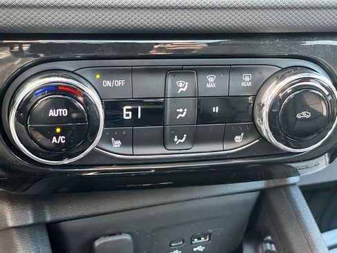 Used 2025 Chevrolet TrailBlazer RS w/ Convenience Package image 12