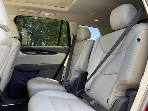 Used 2023 Cadillac XT6 Premium Luxury w/ Technology Package image 13