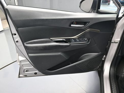 Used 2019 Toyota C-HR XLE FWD image 13