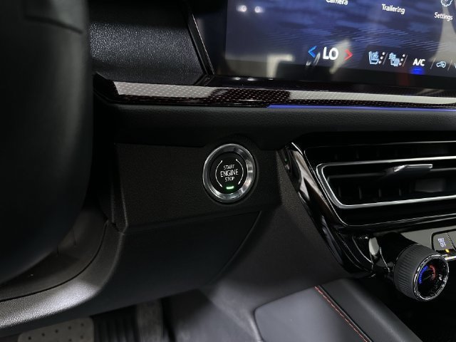 New 2027 Chevrolet Traverse RS w/ LPO, Floor Liner Package FWD image 18