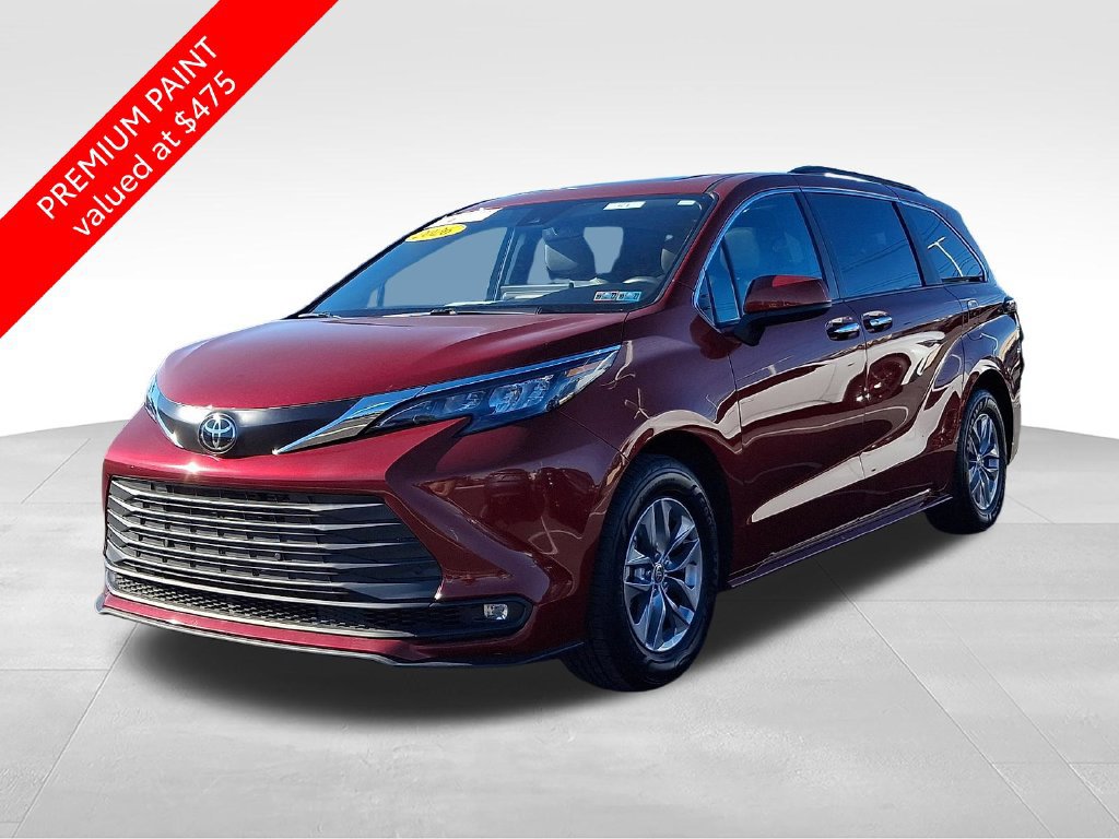 Certified 2026 Toyota Sienna XLE FWD image 5