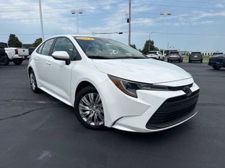 Used 2024 Toyota Corolla LE FWD video 2