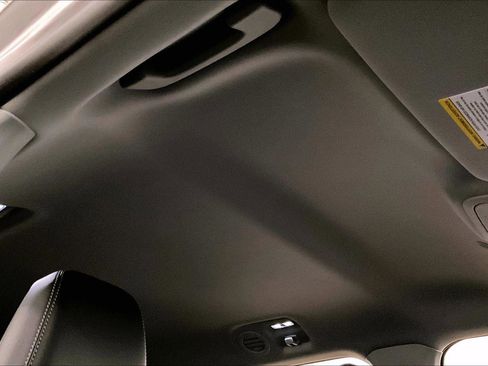 Certified 2021 Ford Explorer XLT w/ Equipment Group 202A image 21