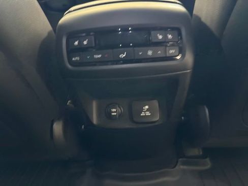 Used 2023 Hyundai Palisade Limited AWD/4WD image 17
