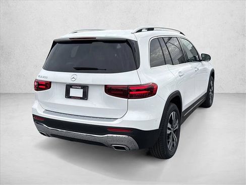 Certified 2025 Mercedes-Benz GLB 250 image 2