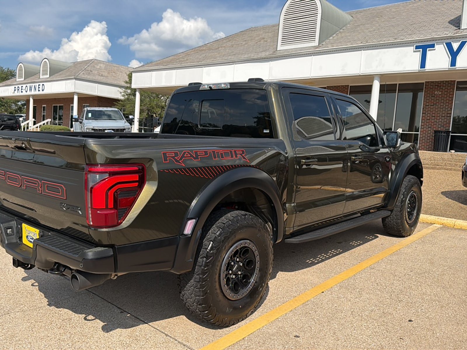 Used 2024 Ford F150 Raptor AWD/4WD image 12
