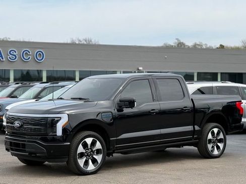 Used 2025 Ford F150 Lightning Platinum AWD/4WD image 38