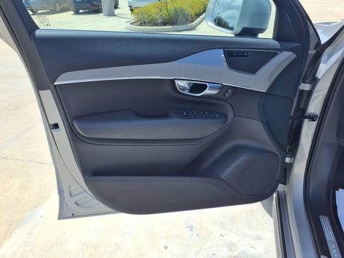 Certified 2025 Volvo XC90 B5 Core AWD/4WD image 15