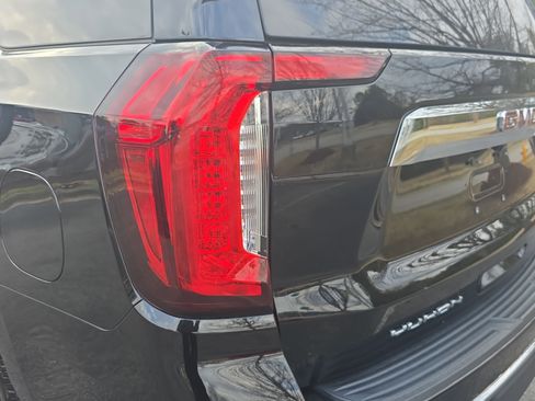 Used 2023 GMC Yukon SLT image 35