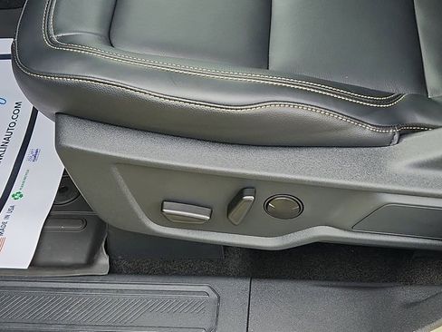 New 2025 Ford Bronco Badlands image 16