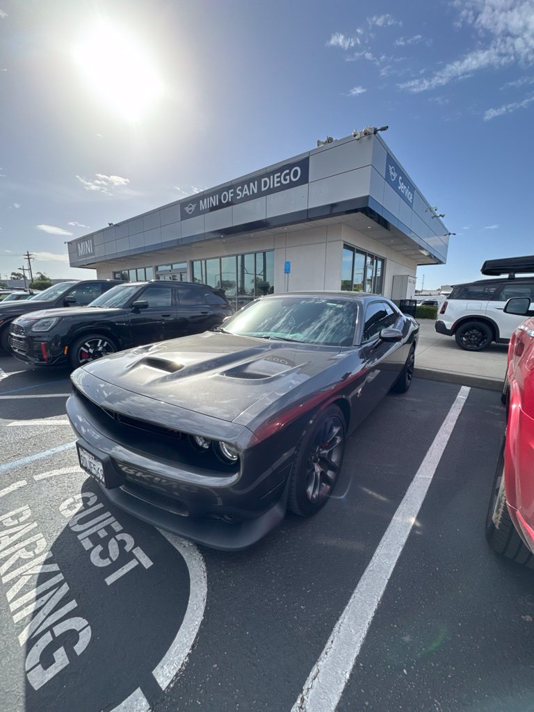 Used 2022 Dodge Challenger R/T Scat Pack RWD image 1