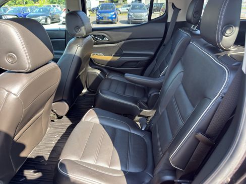 Used 2018 GMC Acadia Denali w/ Technology Package AWD/4WD image 12