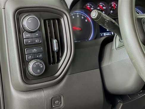 Used 2023 Chevrolet Silverado 1500 Custom image 12