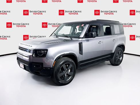 Used 2024 Land Rover Defender 110 X-Dynamic SE AWD/4WD image 1