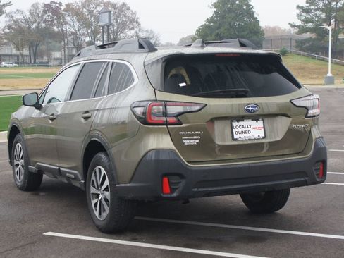 Used 2020 Subaru Outback Premium image 13