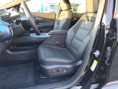 New 2024 Chevrolet Equinox EV LT image 17